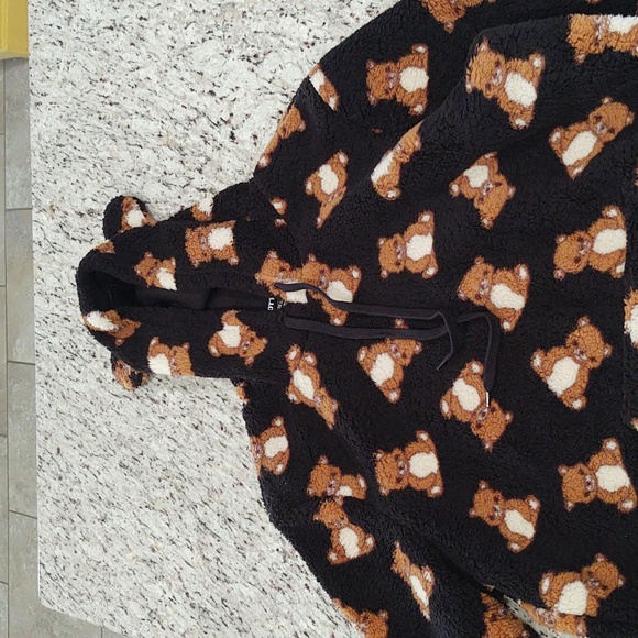 Hoddie - Picture 1 of 5